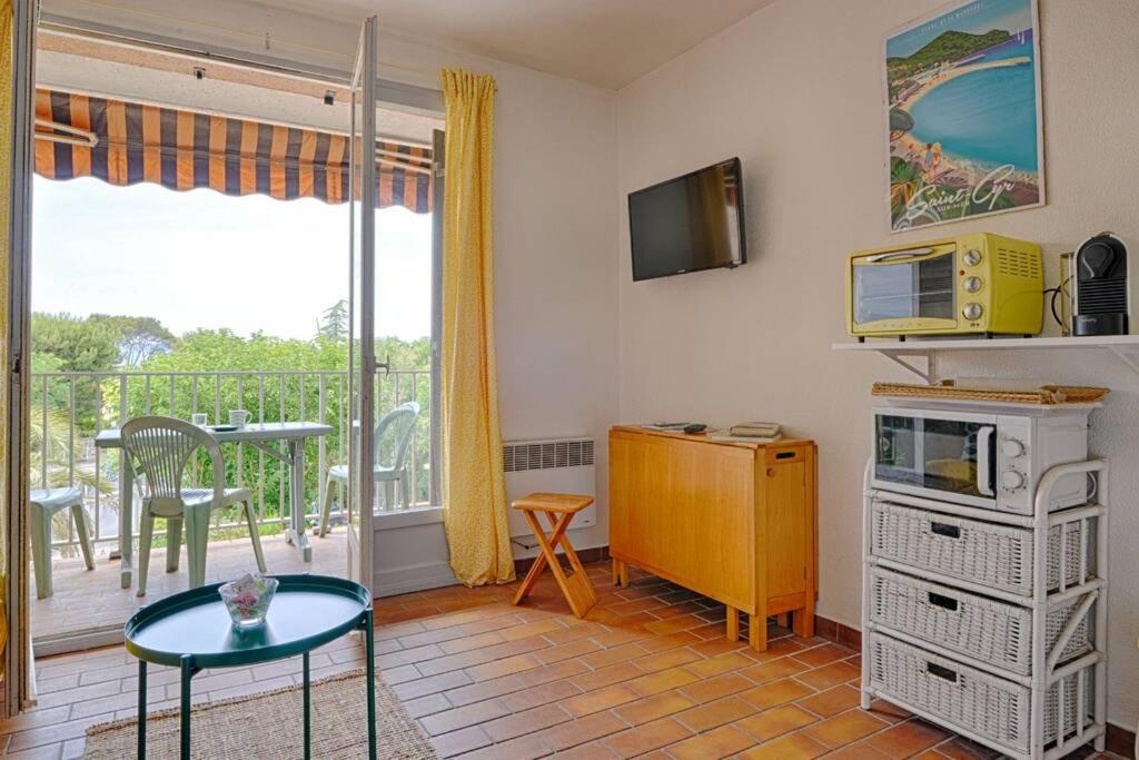 St-Cyr - Studio Avec Balcon, Vue Mer Et Proche Plage Lägenhet Saint-Cyr-sur-Mer Exteriör bild