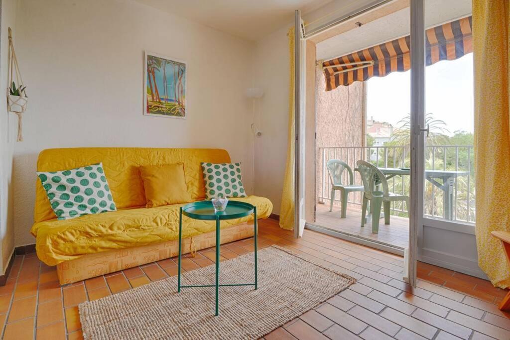 St-Cyr - Studio Avec Balcon, Vue Mer Et Proche Plage Lägenhet Saint-Cyr-sur-Mer Exteriör bild