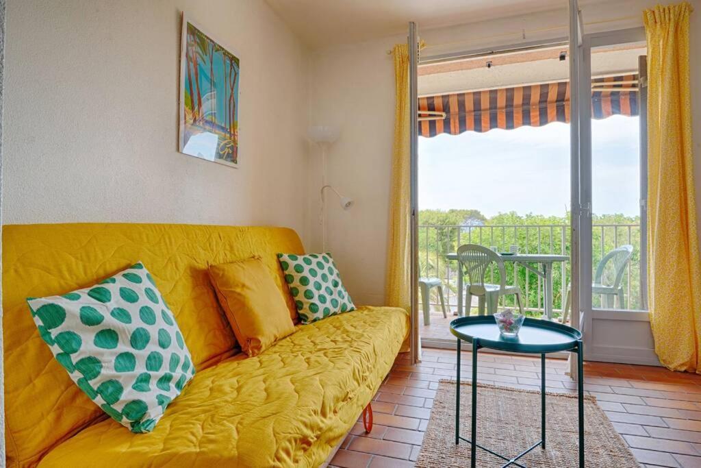 St-Cyr - Studio Avec Balcon, Vue Mer Et Proche Plage Lägenhet Saint-Cyr-sur-Mer Exteriör bild