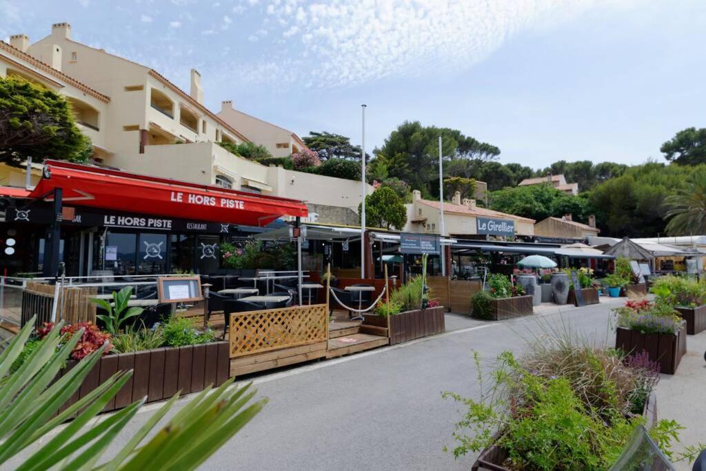 St-Cyr - Studio Avec Balcon, Vue Mer Et Proche Plage Lägenhet Saint-Cyr-sur-Mer Exteriör bild